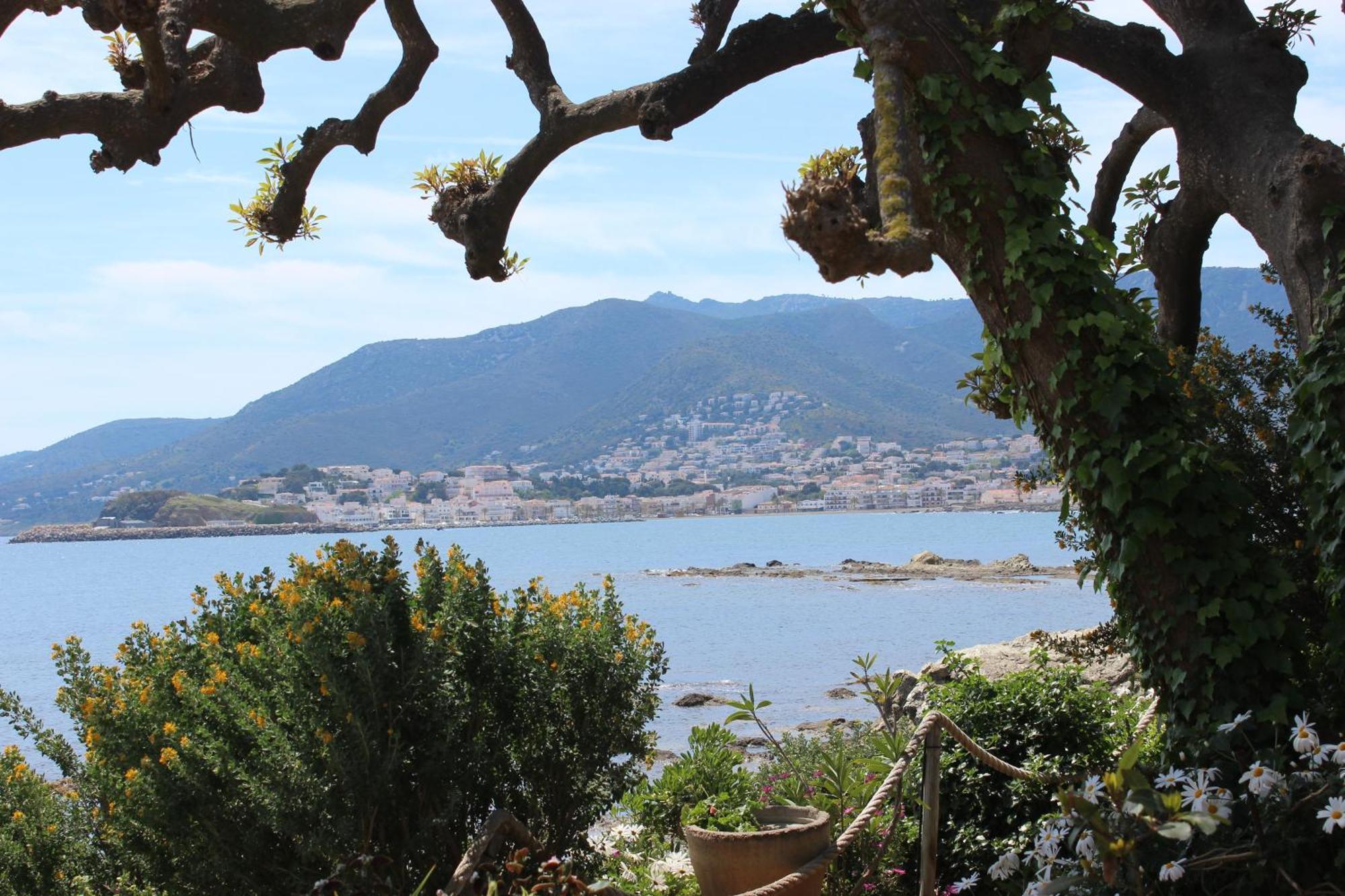 Stunning Sea Views From Luxury 4 Bed Apartment Close To Beach At Cap Ras Llanca Exterior photo